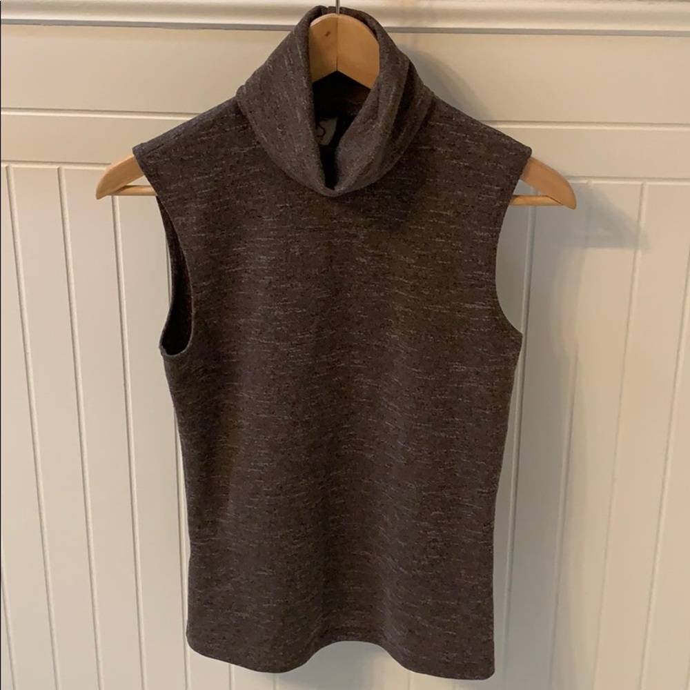 SUZY SHIER Short Sleeve Turtleneck Top